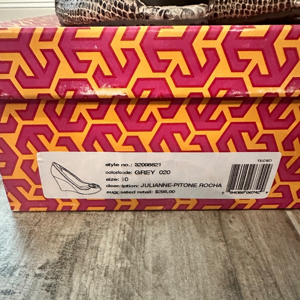 Tory Burch Snakeskin Wedges - Size 10 - Picture 9 of 15